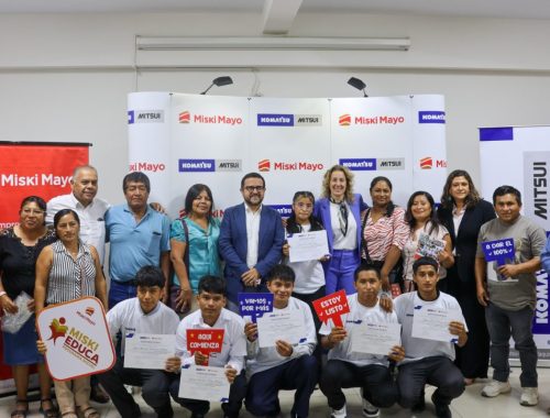 Miski Mayo y Komatsu-Mitsui otorgan becas a jóvenes de Sechura