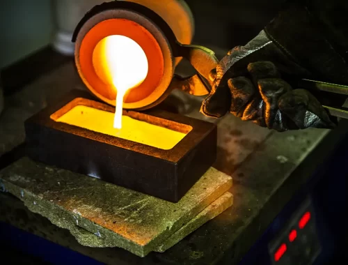 El oro cotiza en US$ 4,037 por onza mientras los mercados evalúan la incertidumbre en Medio Oriente
